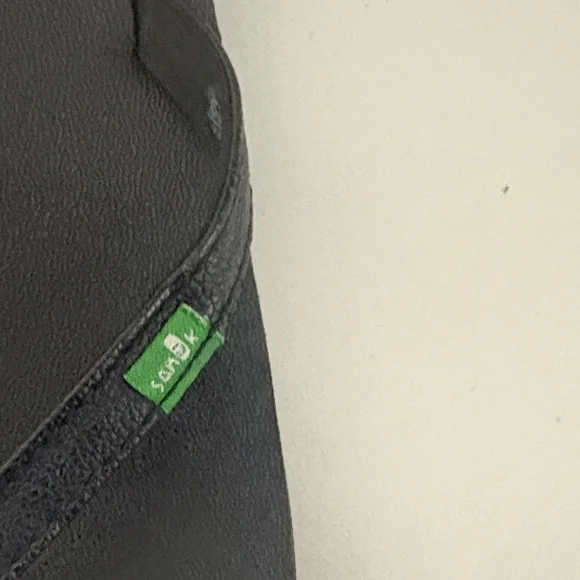 Sanuk Black Flip Flops - Picture 5 of 7